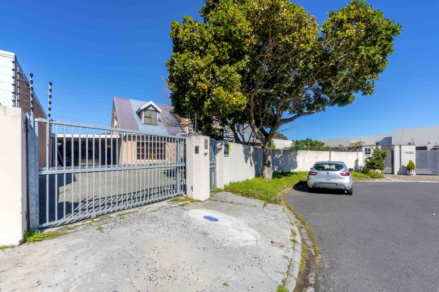 4 Bedroom Property for Sale in Ottery East Western Cape